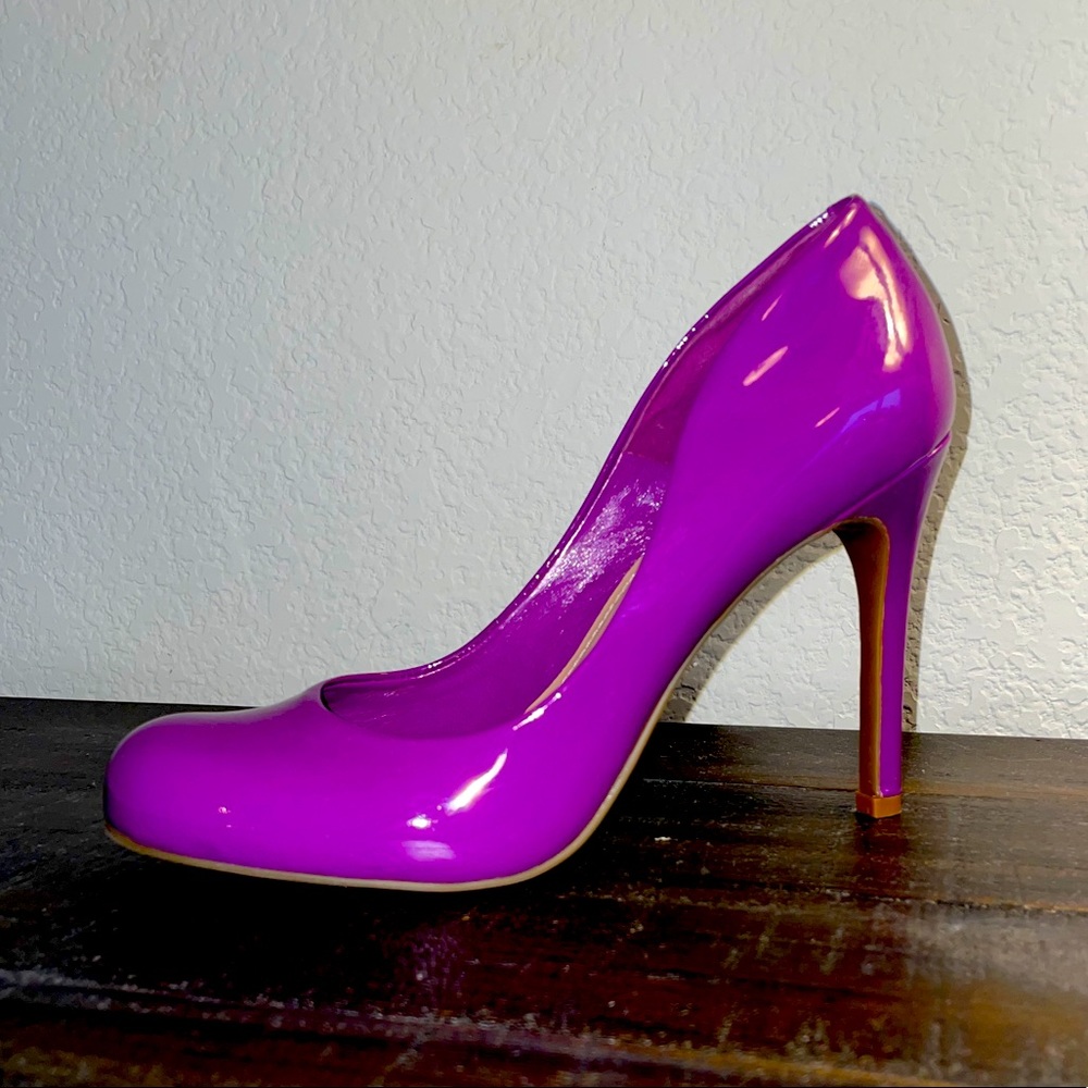 HELLA CUTE Jessica Simpson Fuchsia Patent Heels